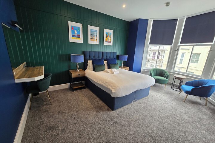 Room 28 of 74