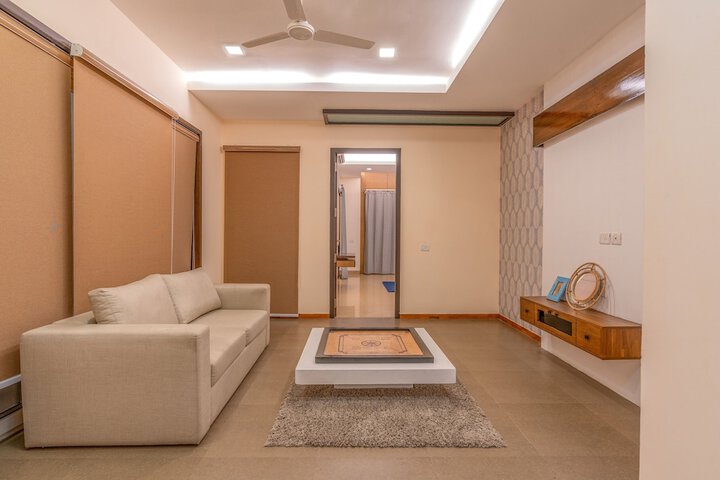 Room 4 of 13