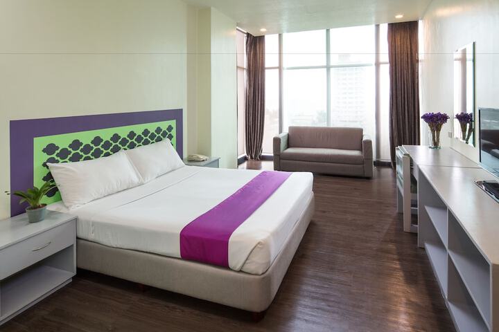 Room 8 of 43