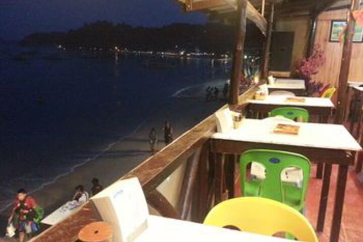 Dining 3 of 31