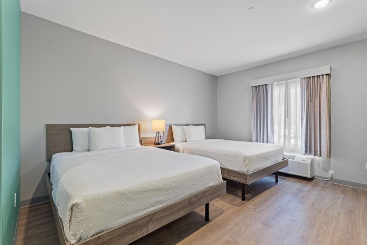 Room 10 of 25