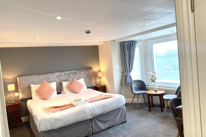 Room 10 of 25
