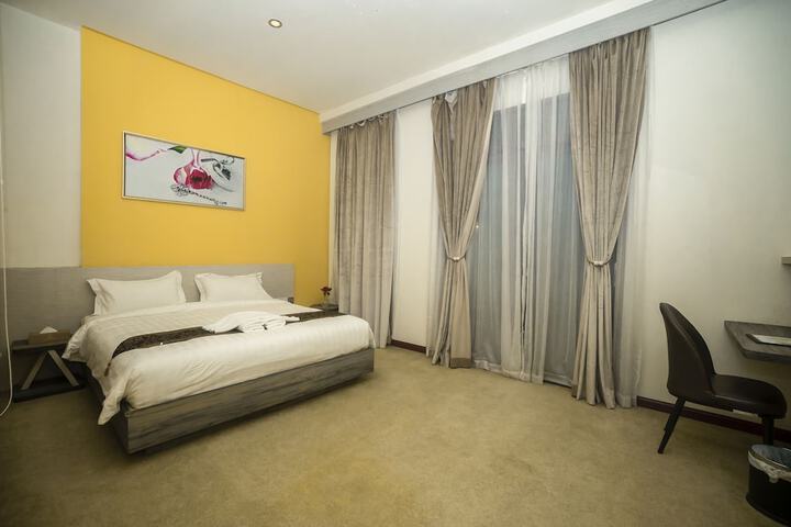Room 9 of 36