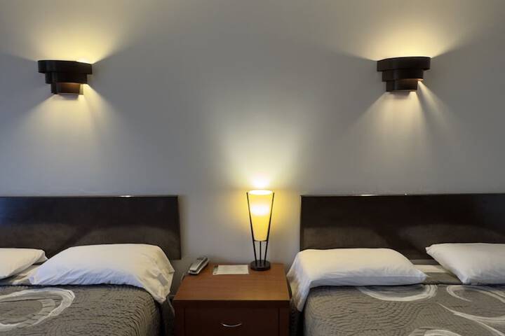 Room 27 of 80