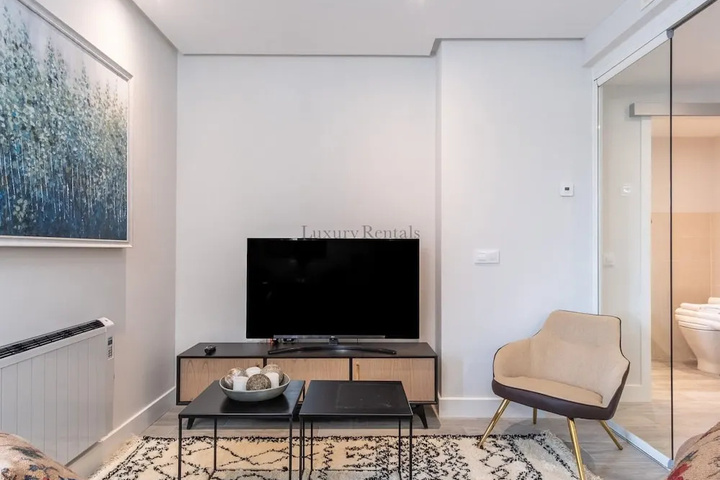 Room 3 of 9