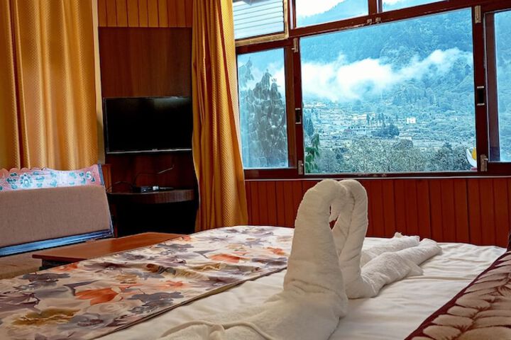 Room 25 of 48