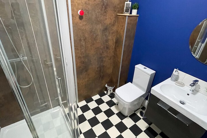 Room 34 of 46