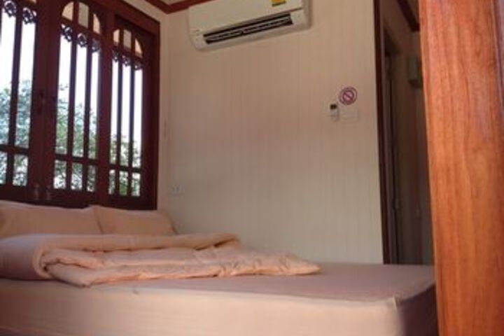 Room 10 of 13