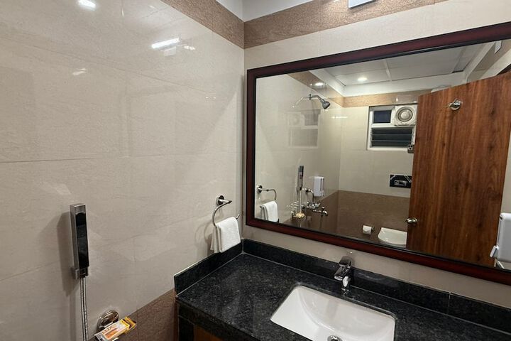 Room 17 of 22
