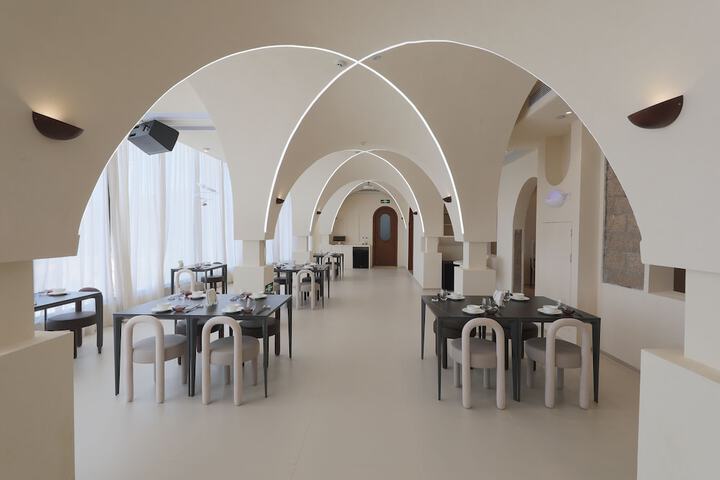 Dining 126 of 150