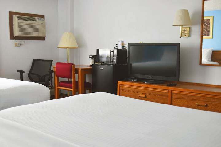 Room 8 of 33