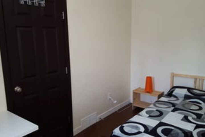 Room 18 of 34