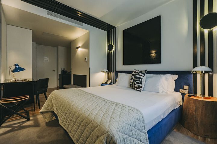 Room 28 of 204