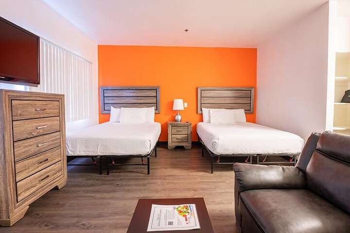 Room 10 of 28
