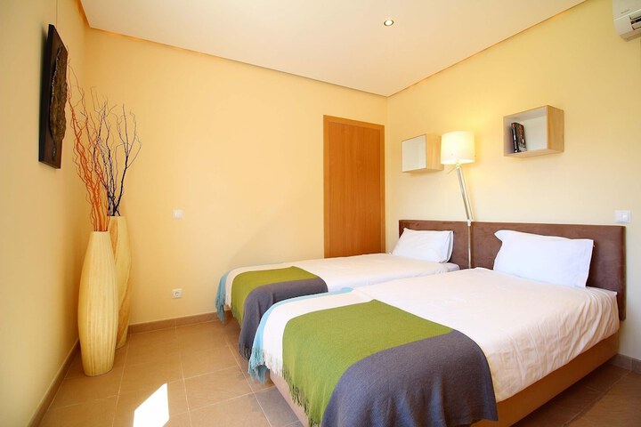 Room 16 of 92