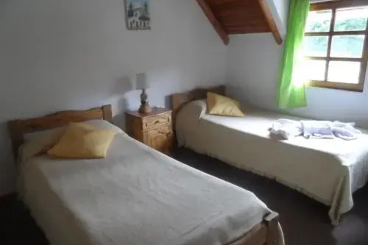 Room 5 of 9