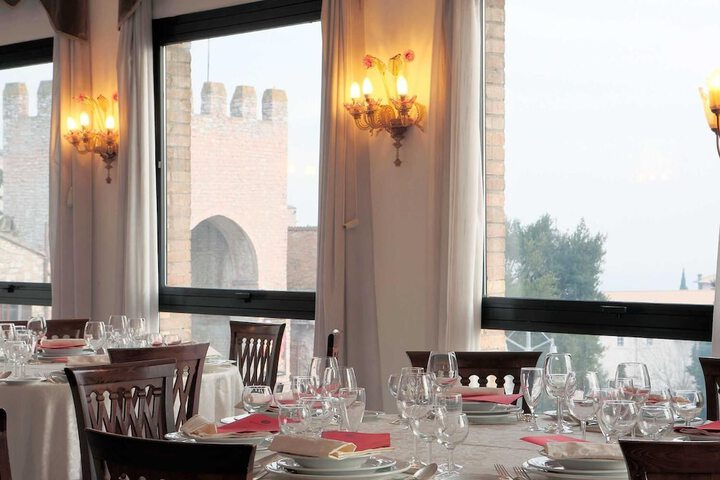 Dining Photos