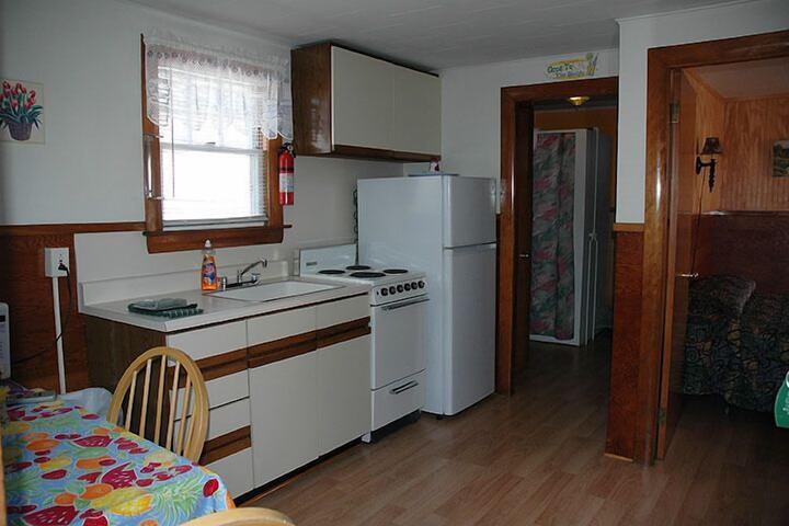 Room 5 of 93