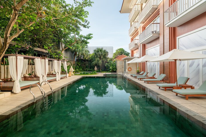 Pools & Facilities