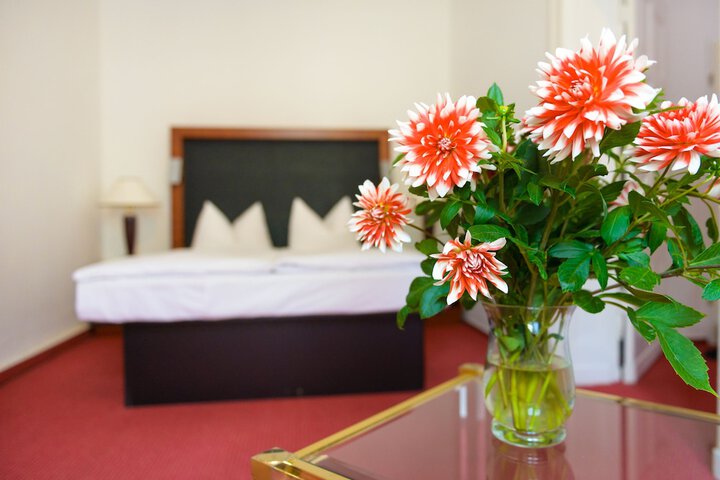 Room 5 of 42