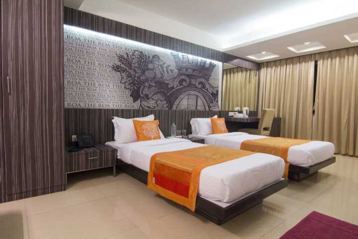 Room 8 of 35