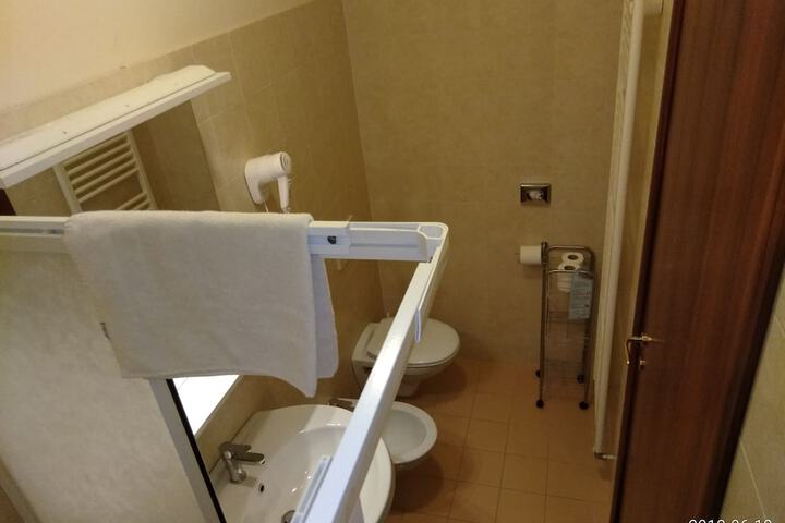 Room 12 of 29