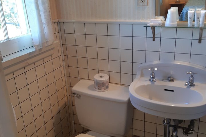 Room 162 of 215