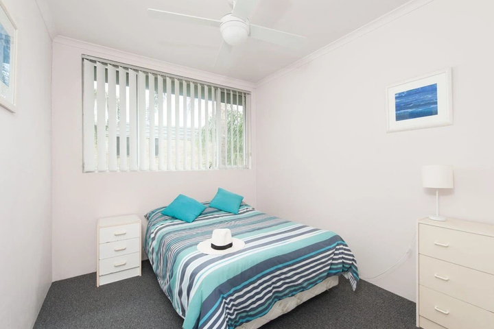 Room 2 of 7