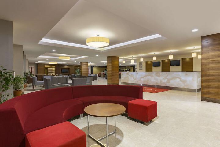 Entrance & Lobby