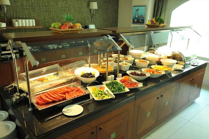 Breakfast/Coffee Service 40 of 61