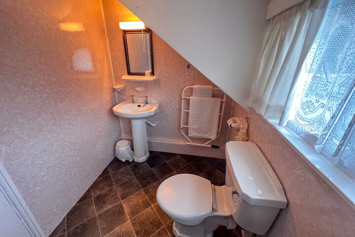 Room 27 of 58