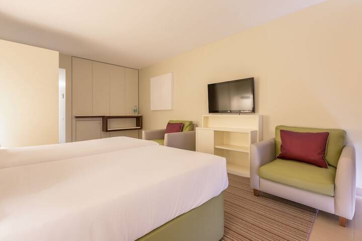 Room 13 of 85