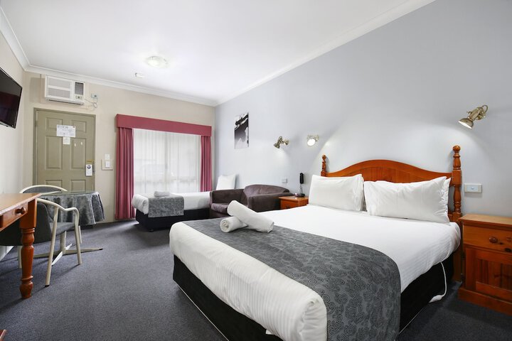 Room 21 of 32