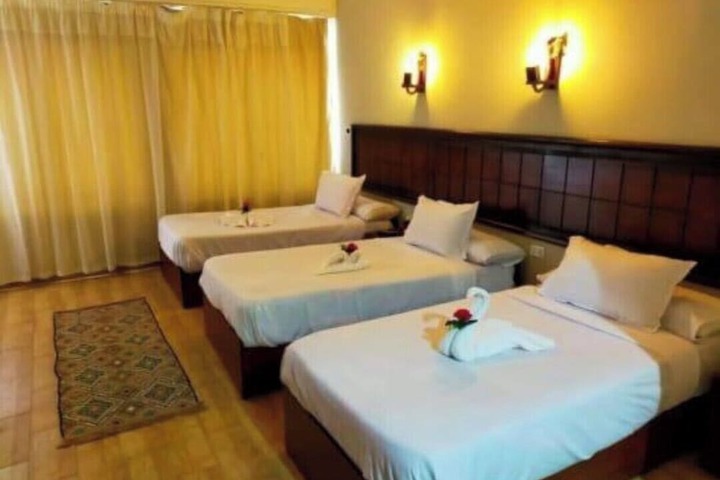Room 4 of 40