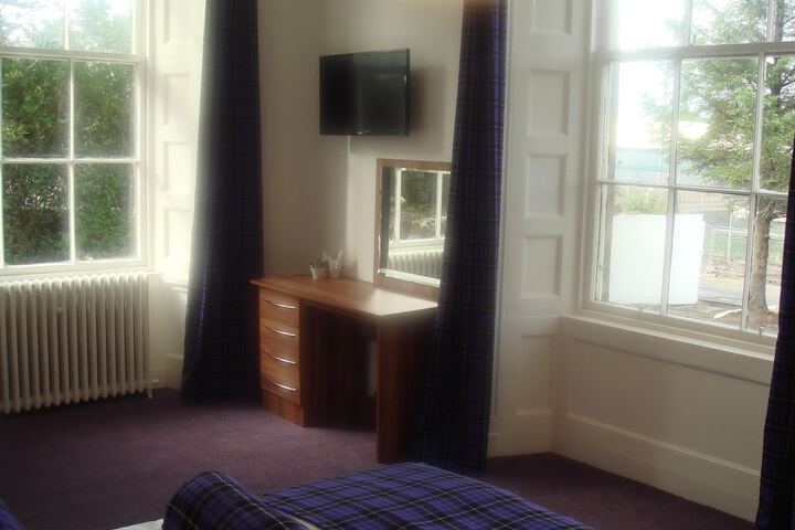 Room 7 of 33