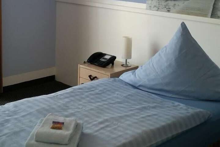 Room 16 of 43