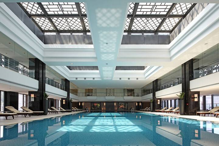 Hotel Pool