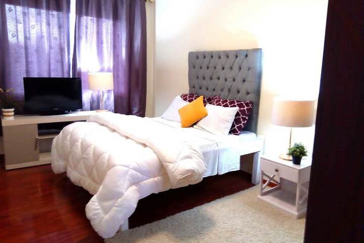 Room 2 of 8