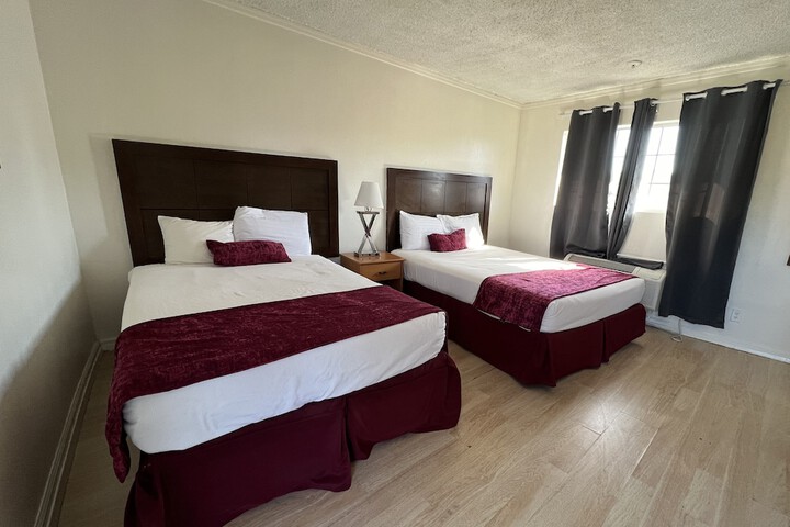 Room 5 of 7