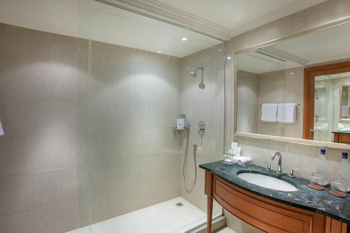 Room 20 of 86