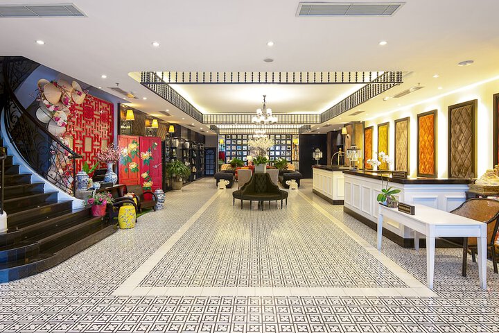 Entrance & Lobby