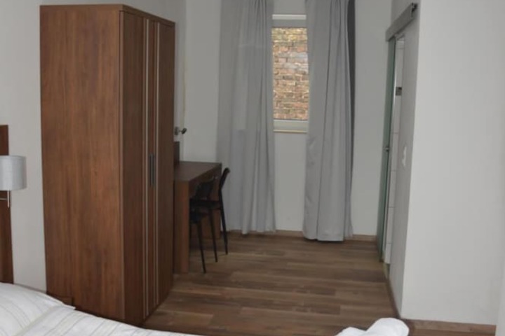 Room 16 of 29
