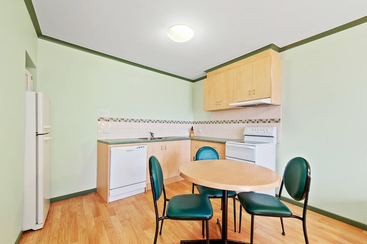 Room 32 of 53