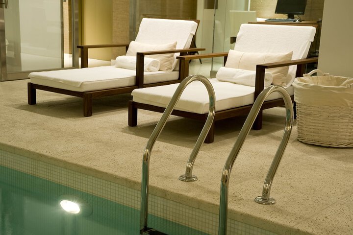 Hotel with Pool
