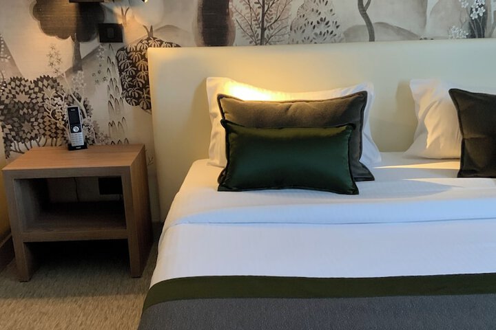 Room 15 of 66