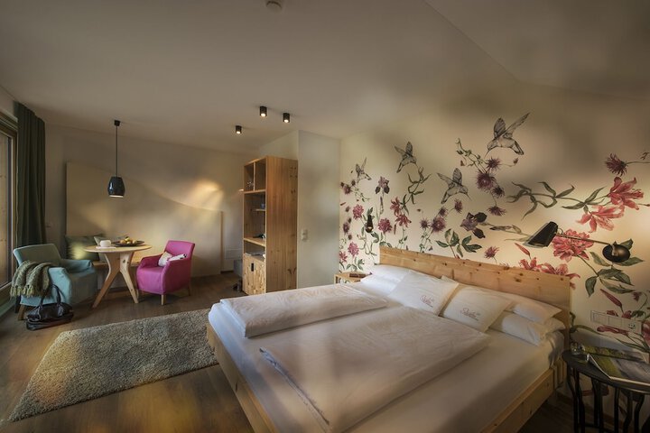 Room 8 of 24