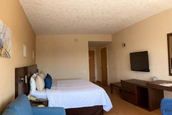 Room 10 of 29