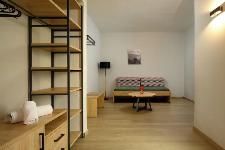 Room 49 of 180