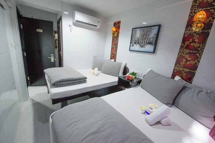 Room 36 of 48