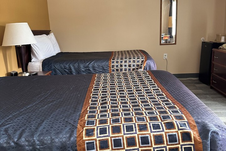 2 Double Beds (9 of 9)